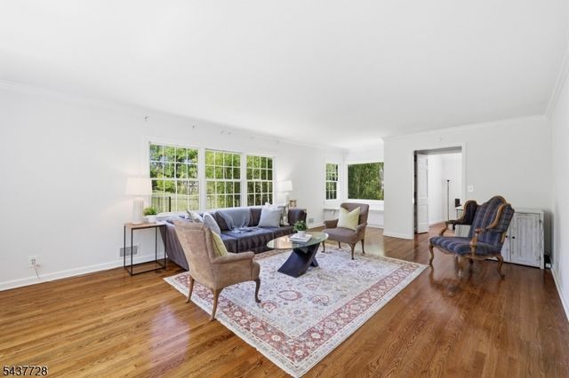70 High Oaks Dr, Watchung Boro, NJ 07069