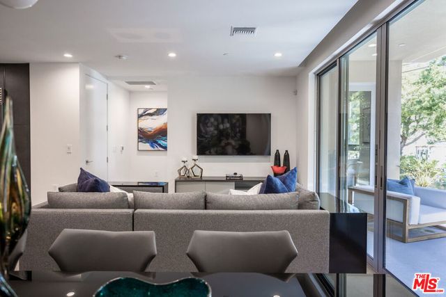 728 N Sweetzer Avenue 315, Los Angeles, CA 90069