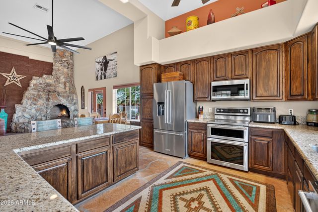 141 E Cloud Road, Phoenix, AZ 85086