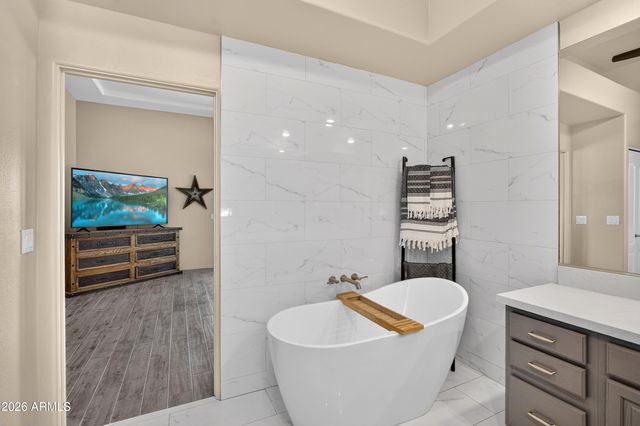 141 E Cloud Road, Phoenix, AZ 85086
