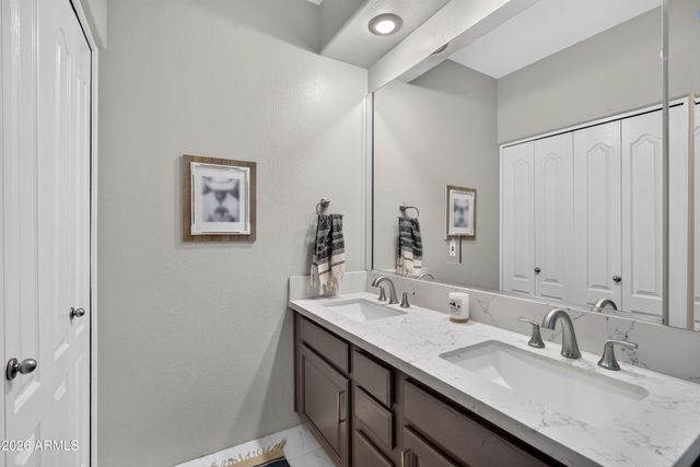 141 E Cloud Road, Phoenix, AZ 85086