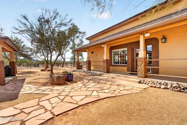 141 E Cloud Road, Phoenix, AZ 85086