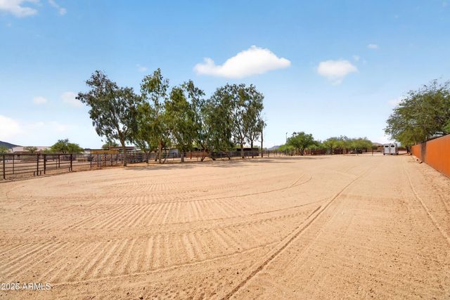 141 E Cloud Road, Phoenix, AZ 85086