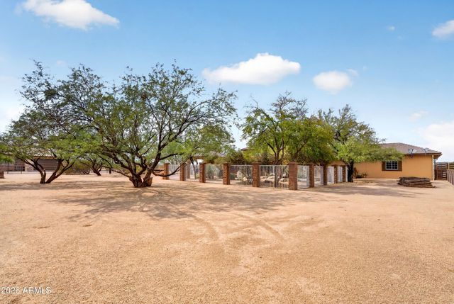 141 E Cloud Road, Phoenix, AZ 85086
