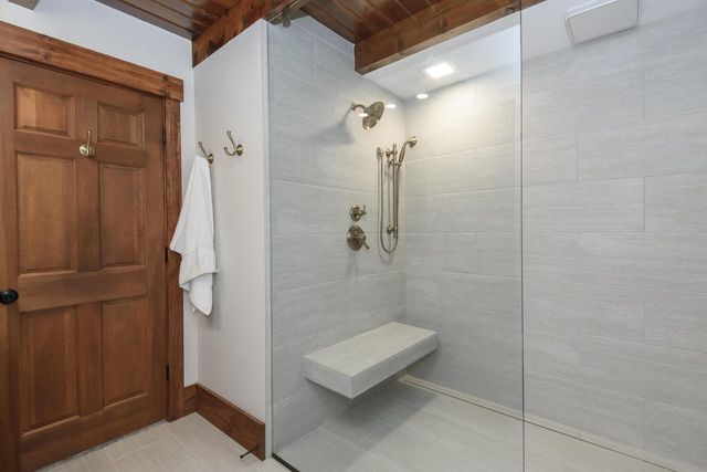 W349S2296 Waterville ROAD, Oconomowoc, WI 53066