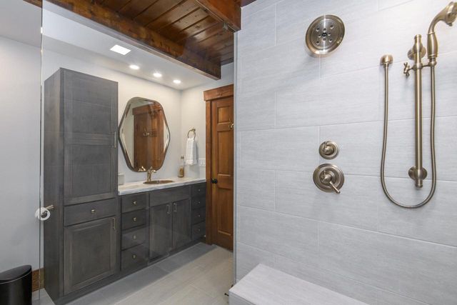 W349S2296 Waterville ROAD, Oconomowoc, WI 53066