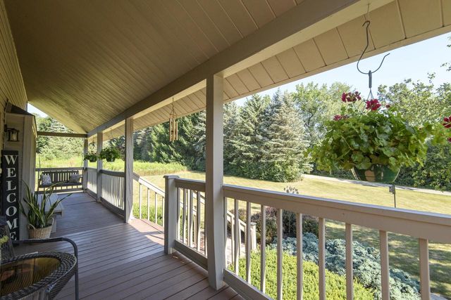W349S2296 Waterville ROAD, Oconomowoc, WI 53066