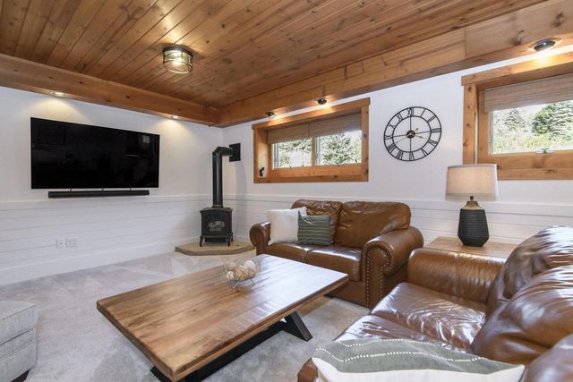 W349S2296 Waterville ROAD, Oconomowoc, WI 53066