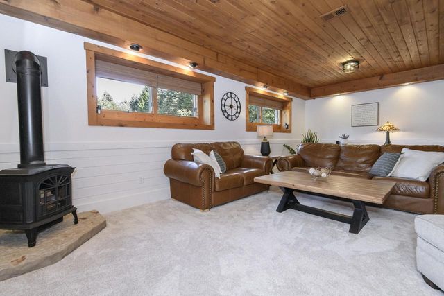 W349S2296 Waterville ROAD, Oconomowoc, WI 53066