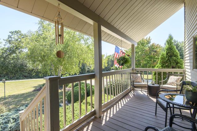 W349S2296 Waterville ROAD, Oconomowoc, WI 53066