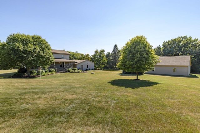 W349S2296 Waterville ROAD, Oconomowoc, WI 53066