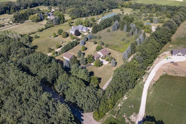 W349S2296 Waterville ROAD, Oconomowoc, WI 53066