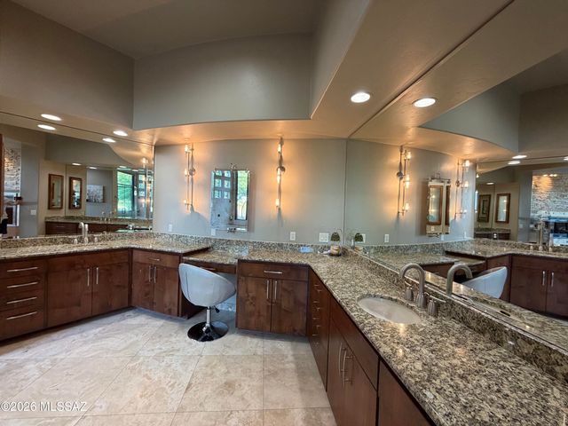 11157 N Desert Whisper Way, Tucson, AZ 85737