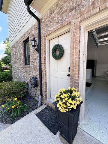 52250 Chickadee Lane, Shelby Twp, MI 48315