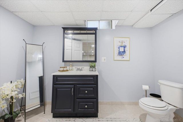 52250 Chickadee Lane, Shelby Twp, MI 48315