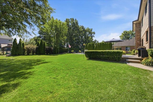 52250 Chickadee Lane, Shelby Twp, MI 48315
