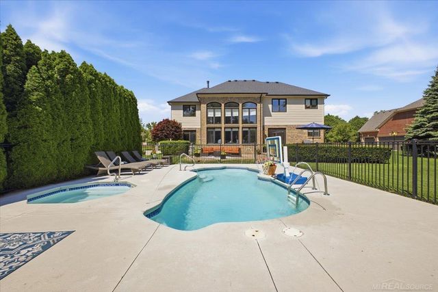 52250 Chickadee Lane, Shelby Twp, MI 48315