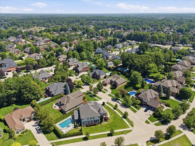 52250 Chickadee Lane, Shelby Twp, MI 48315