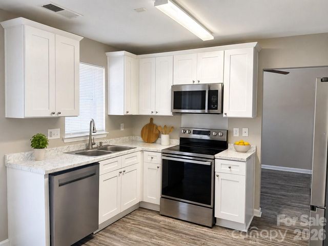 124 Winding Canyon Drive, Charlotte, NC 28214