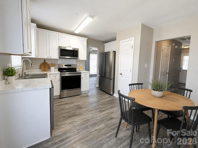124 Winding Canyon Drive, Charlotte, NC 28214