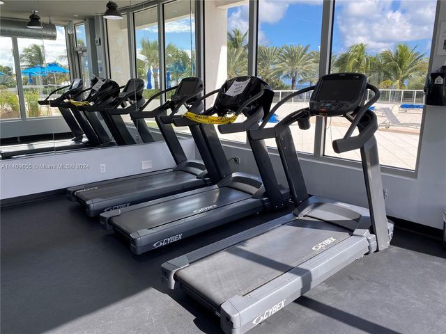 100 Lincoln Rd 939, Miami Beach, FL 33139