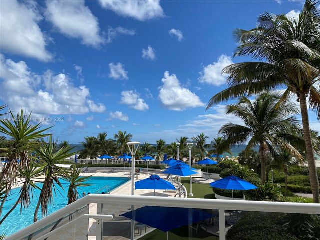 100 Lincoln Rd 939, Miami Beach, FL 33139
