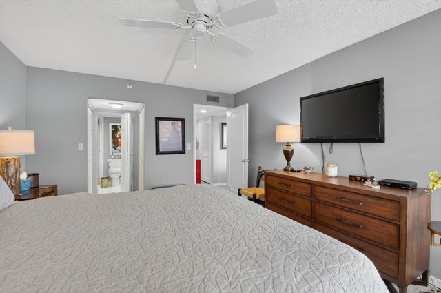 7754 Lakeside Boulevard 476, Boca Raton, FL 33434