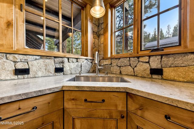 261 Redding Way, Carson City, NV 89705