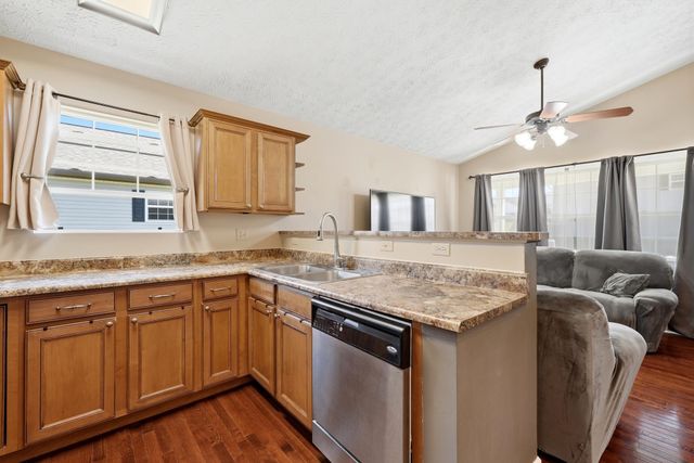 128 Ocean Drive, Huntington, WV 25705