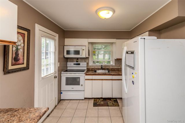 5 N Perkins Avenue, Elmsford, NY 10523