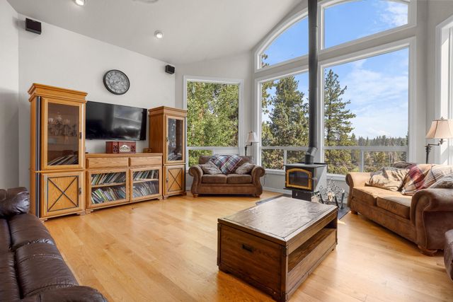 69856 Camp Polk Road, Sisters, OR 97759