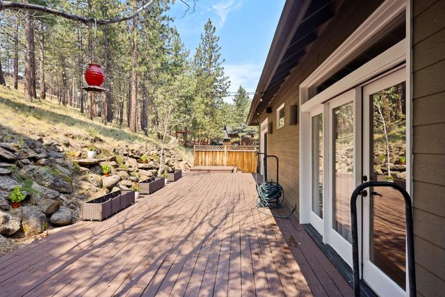 69856 Camp Polk Road, Sisters, OR 97759