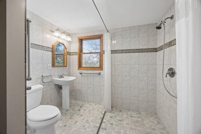 247 Glenmar Avenue, Mahtomedi, MN 55115