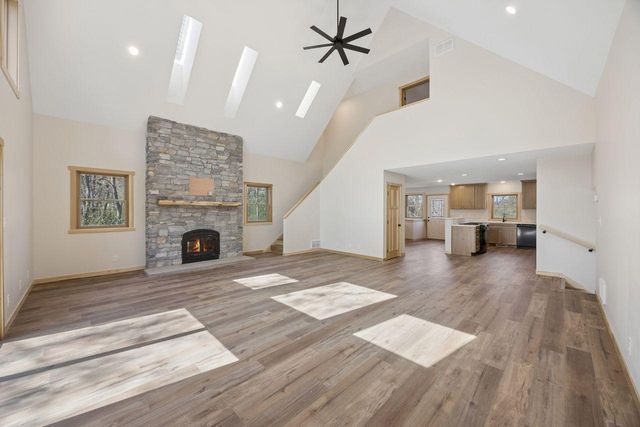 247 Glenmar Avenue, Mahtomedi, MN 55115