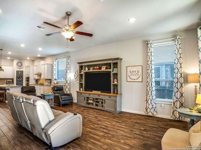 10546 Far Reaches Lane, Helotes, TX 78023