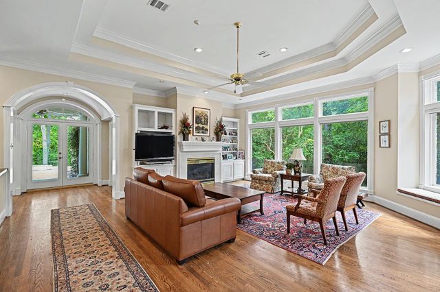 10 Sandalwood Drive, Houston, TX 77024