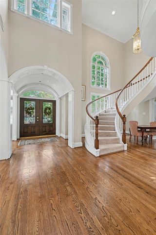 10 Sandalwood Drive, Houston, TX 77024