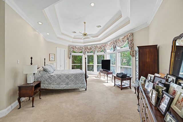 10 Sandalwood Drive, Houston, TX 77024