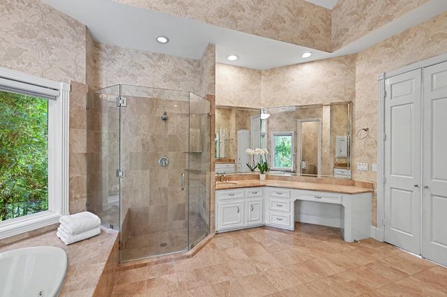 10 Sandalwood Drive, Houston, TX 77024
