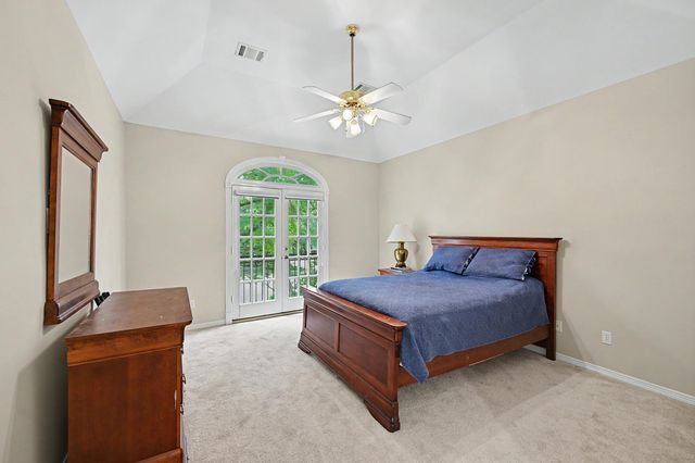 10 Sandalwood Drive, Houston, TX 77024