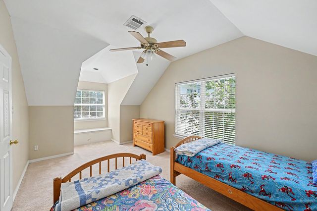 10 Sandalwood Drive, Houston, TX 77024
