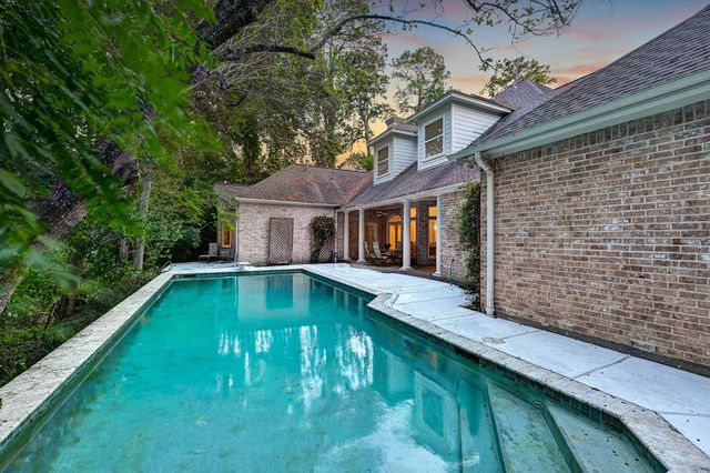 10 Sandalwood Drive, Houston, TX 77024