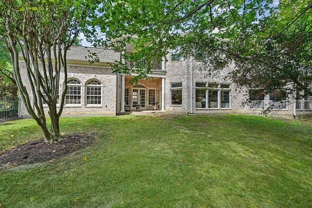 10 Sandalwood Drive, Houston, TX 77024