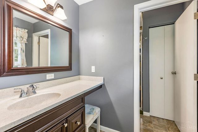 1221 Tollgate Drive, Oxford, OH 45056
