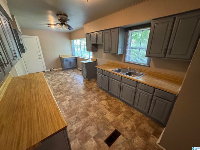 1824 PRINCETON AVENUE N, Tarrant, AL 35217