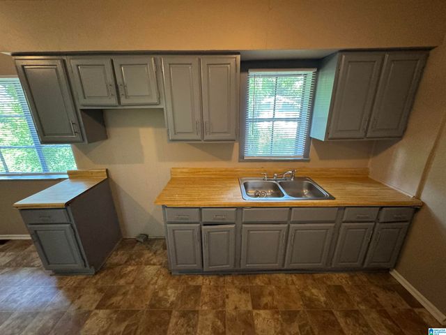 1824 PRINCETON AVENUE N, Tarrant, AL 35217