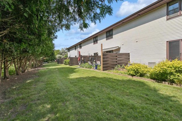 725 S WESTHAVEN PLACE #F, Appleton, WI 54914