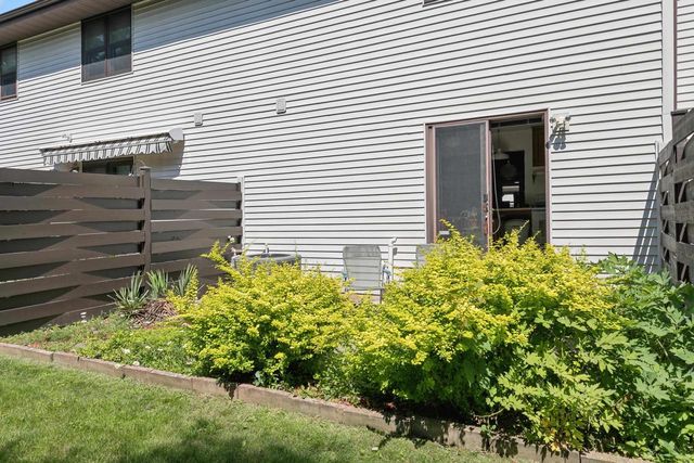 725 S WESTHAVEN PLACE #F, Appleton, WI 54914