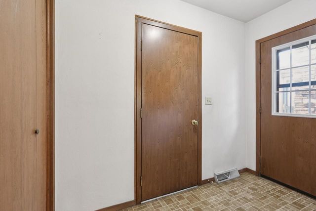 725 S WESTHAVEN PLACE #F, Appleton, WI 54914