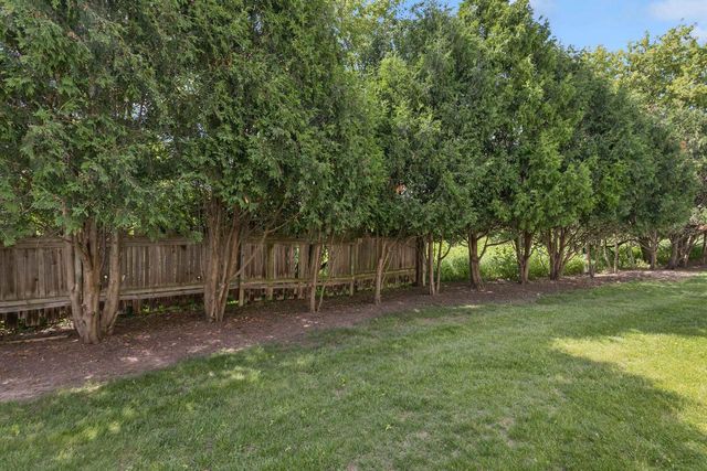 725 S WESTHAVEN PLACE #F, Appleton, WI 54914
